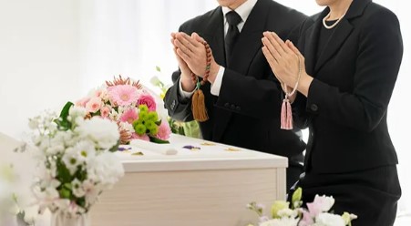 葬儀の依頼、お墓の相談について