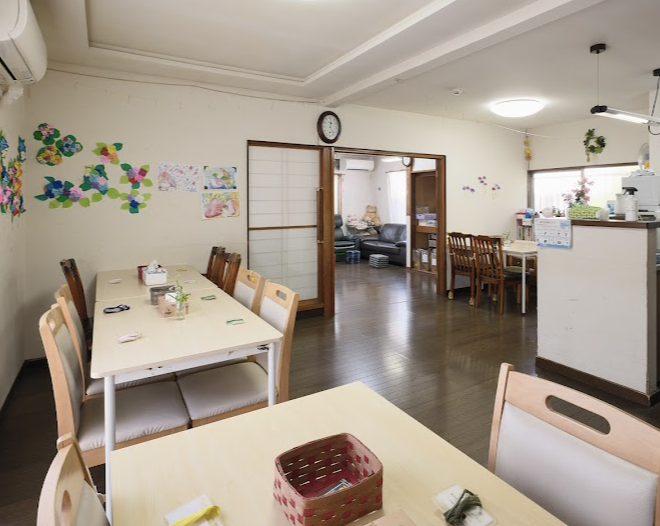 ホームヘルパー、デイホームサービスなど