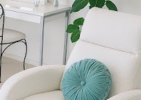 フェイシャル、メイク、ネイルサロン