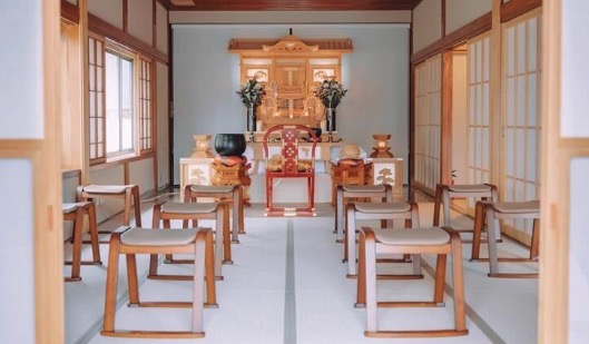 葬儀の依頼、お墓の相談について