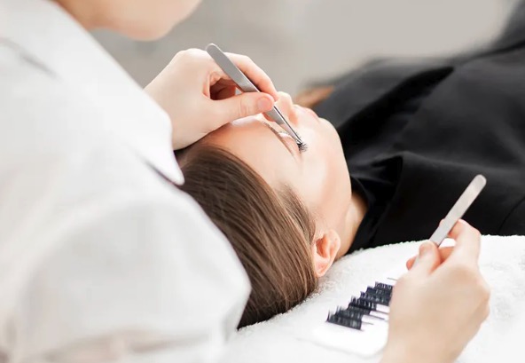 フェイシャル、メイク、ネイルサロン