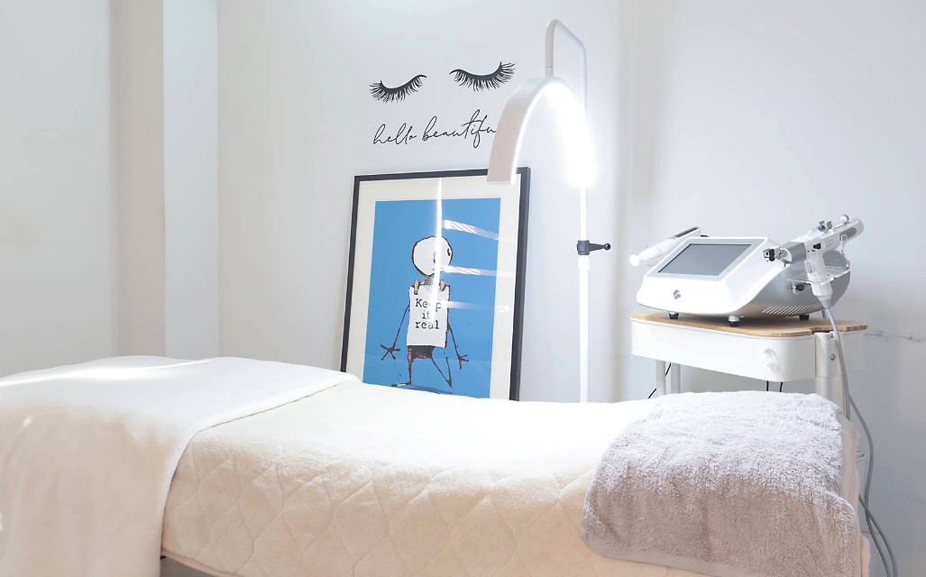 フェイシャル、メイク、ネイルサロン