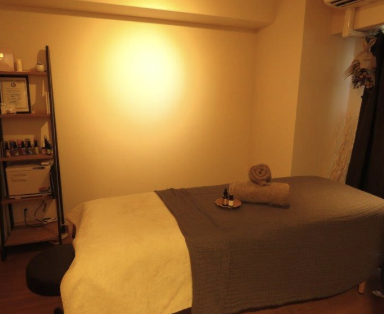 フェイシャル、メイク、ネイルサロン