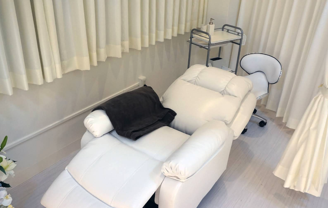 フェイシャル、メイク、ネイルサロン