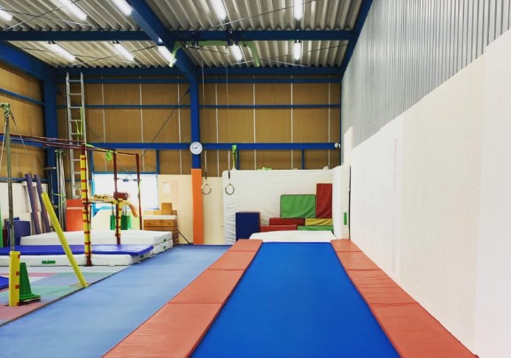 スポーツ系サークル（場所・曜日・参加条件等…）