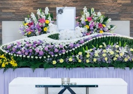 葬儀の依頼、お墓の相談について