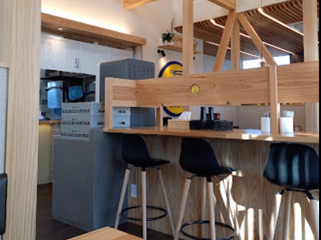 うどん屋、そば屋！ ここがウ...