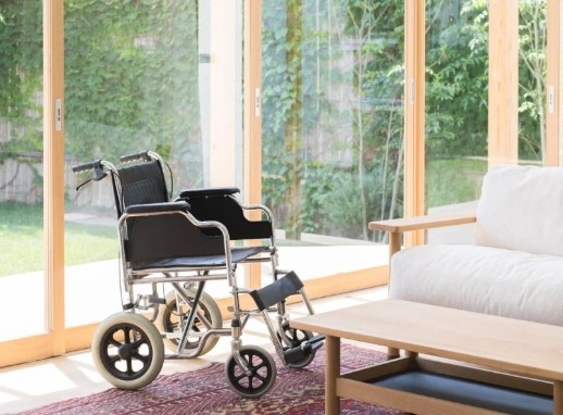 ホームヘルパー、デイホームサービスなど