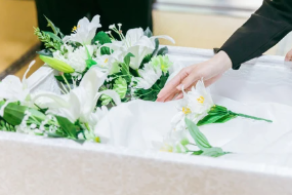 葬儀の依頼、お墓の相談について